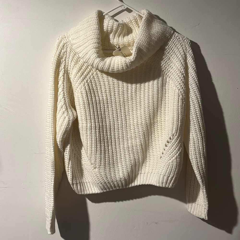 NWT Crop Sweater Moon & Madison Cozy Collection